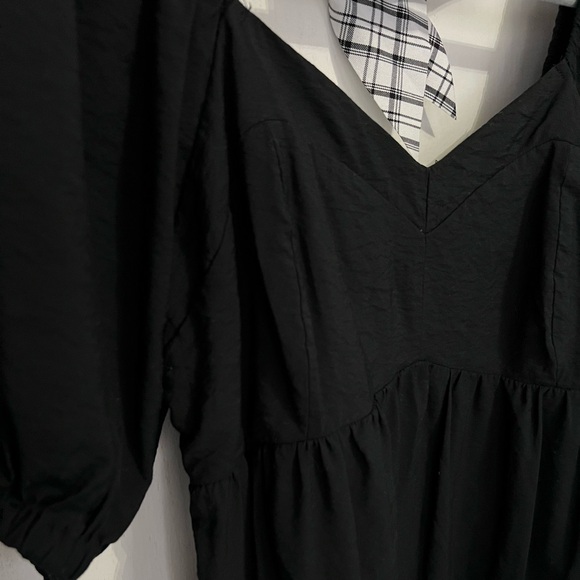 Black Puff Sleeve Sweetheart Neckline, Smocked back, Nine West, Medium, like new - Picture 4 of 8